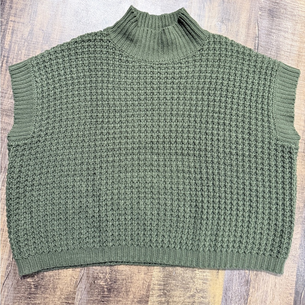 Women's Olive Green Short Sleeve Sweater